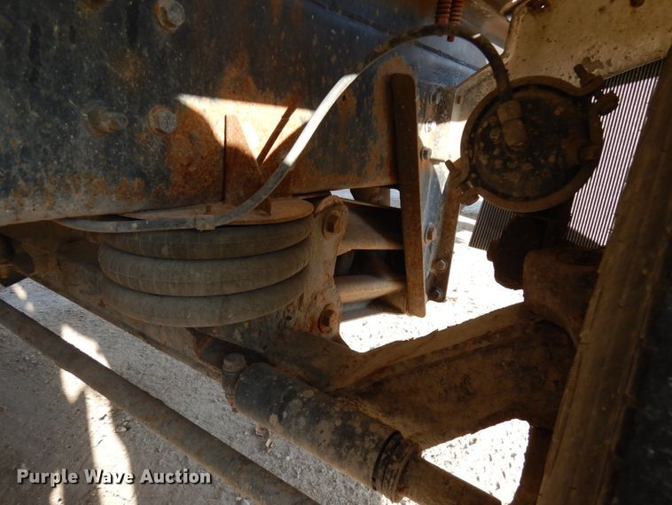 image for item JQ9308 2004 International 5500i  ready mix truck