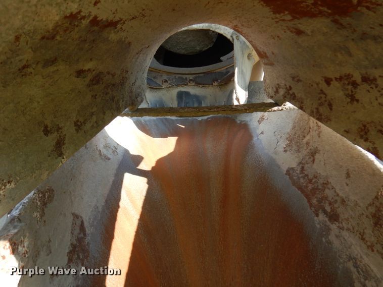 image for item JQ9308 2004 International 5500i  ready mix truck