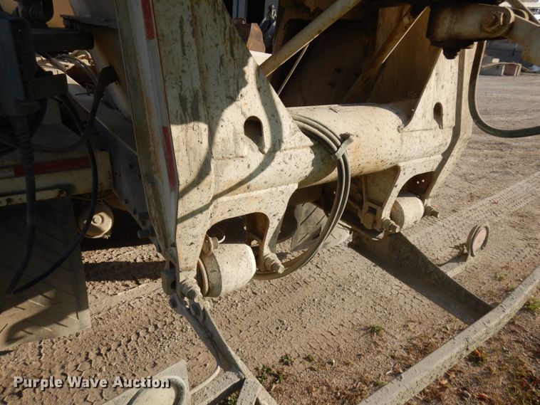 image for item JQ9308 2004 International 5500i  ready mix truck