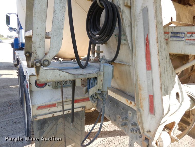 image for item JQ9308 2004 International 5500i  ready mix truck