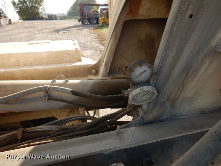 image for item JQ9308 2004 International 5500i  ready mix truck