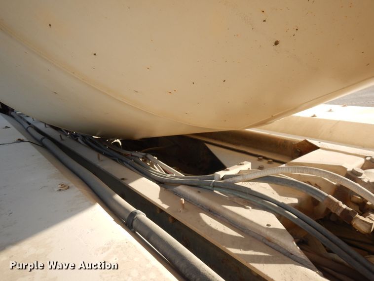 image for item JQ9308 2004 International 5500i  ready mix truck