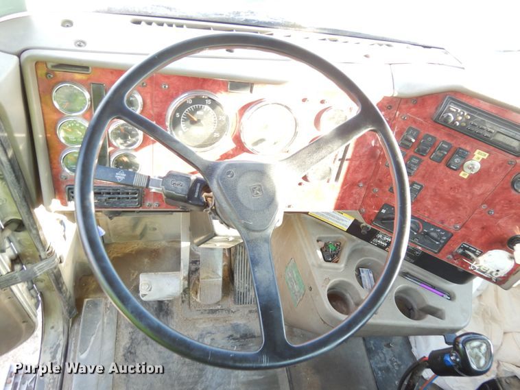 image for item JQ9308 2004 International 5500i  ready mix truck