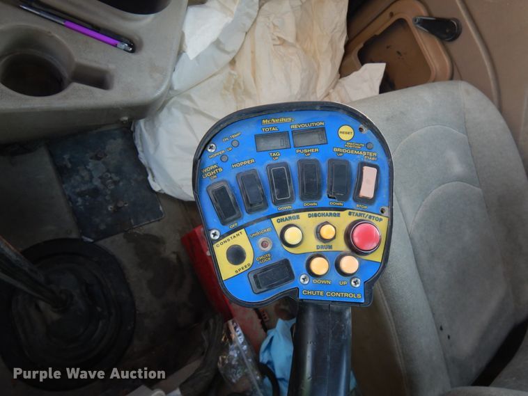 image for item JQ9308 2004 International 5500i  ready mix truck