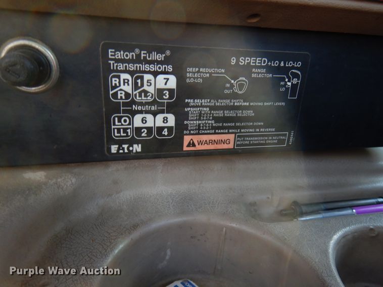 image for item JQ9308 2004 International 5500i  ready mix truck