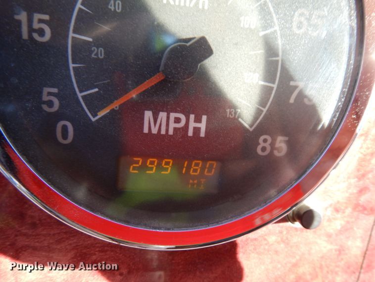 image for item JQ9308 2004 International 5500i  ready mix truck