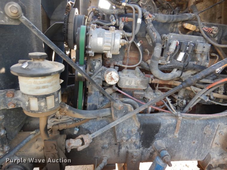 image for item JQ9308 2004 International 5500i  ready mix truck