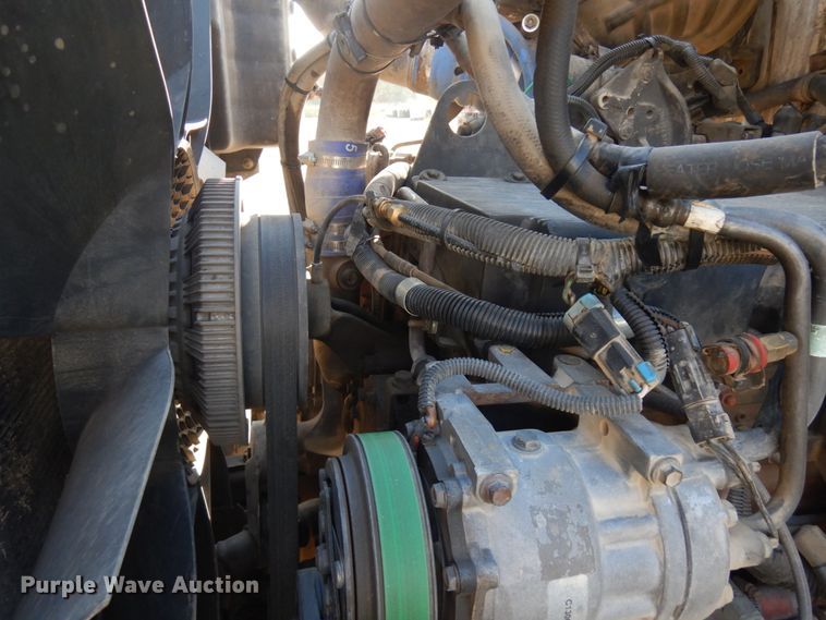 image for item JQ9308 2004 International 5500i  ready mix truck