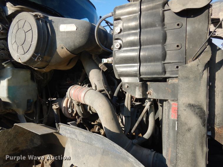 image for item JQ9308 2004 International 5500i  ready mix truck