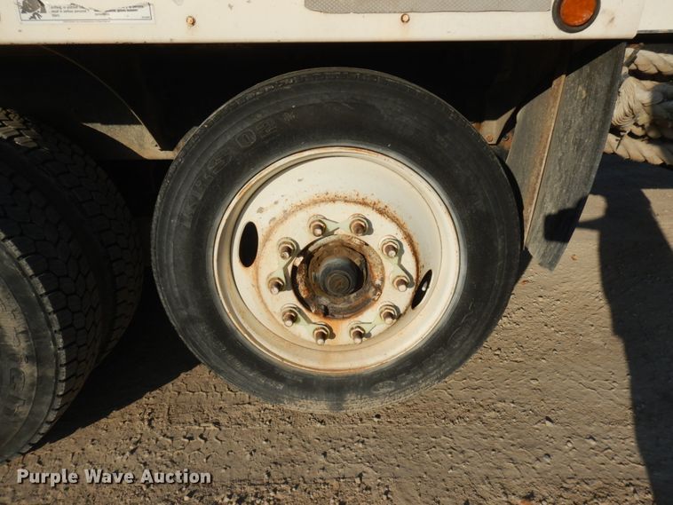 image for item JQ9308 2004 International 5500i  ready mix truck