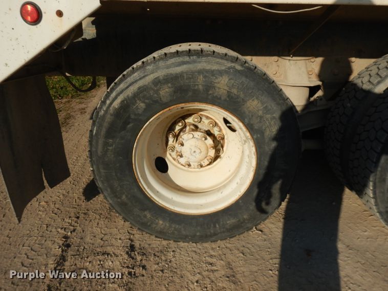 image for item JQ9308 2004 International 5500i  ready mix truck