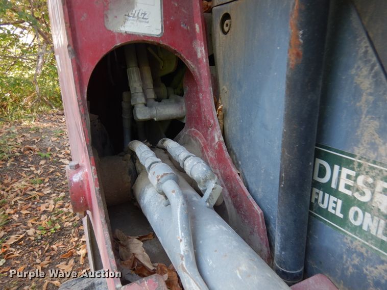 image for item JQ9310 Takeuchi TL130  tracked skid steer loader