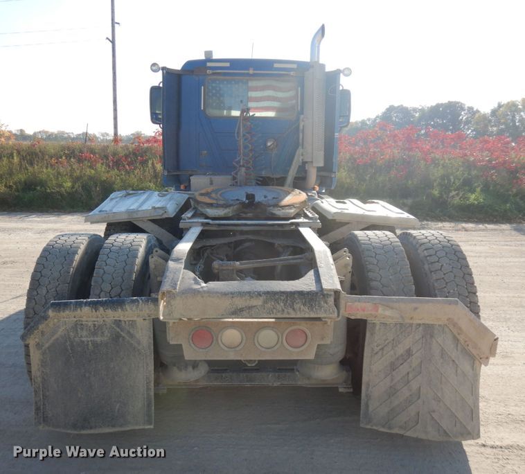 image for item JQ9311 2006 Mack CXN613  semi truck