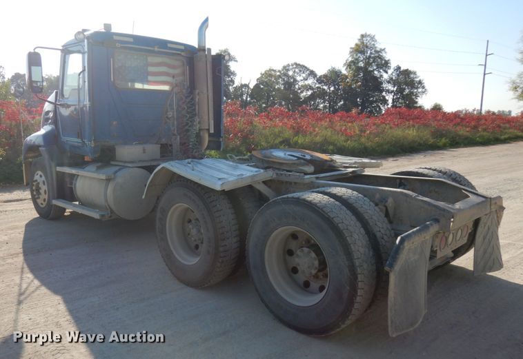 image for item JQ9311 2006 Mack CXN613  semi truck