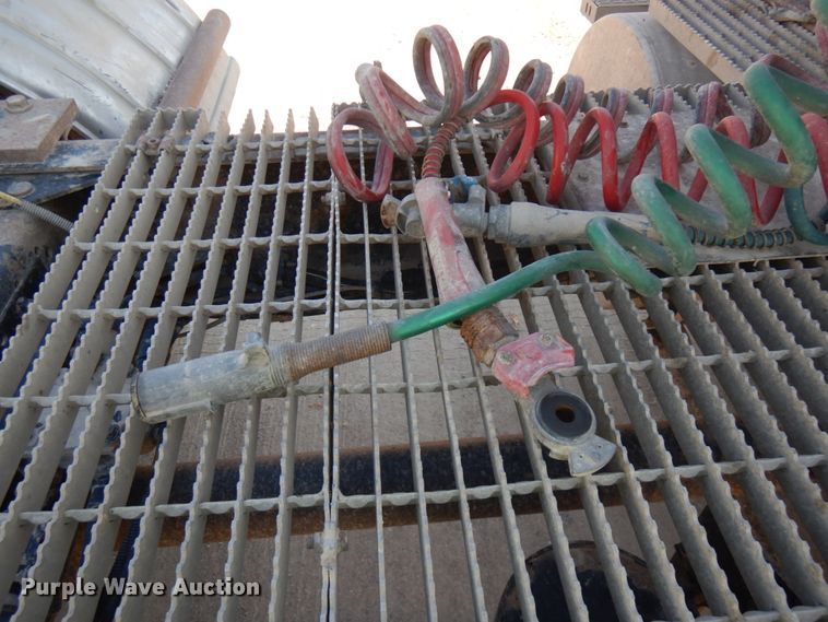 image for item JQ9311 2006 Mack CXN613  semi truck