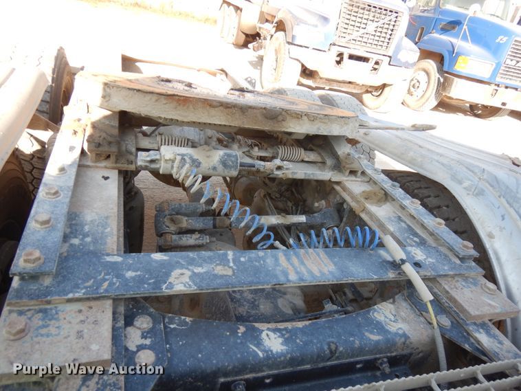 image for item JQ9311 2006 Mack CXN613  semi truck