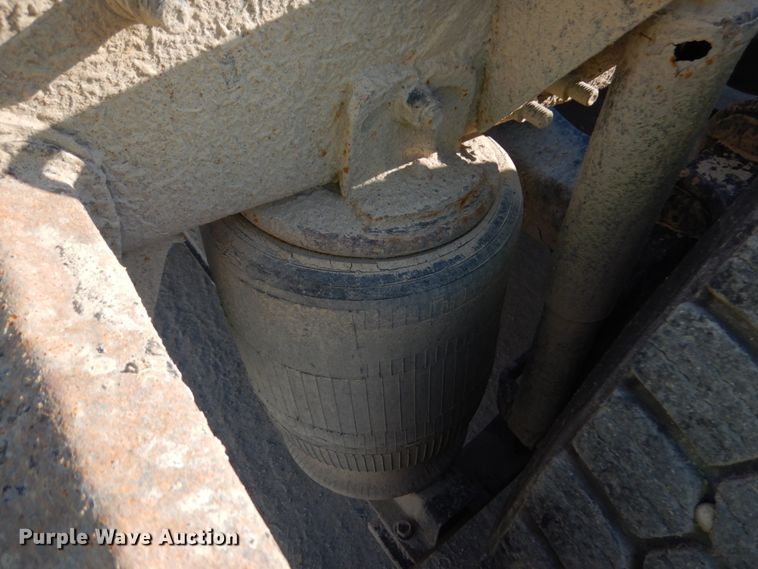 image for item JQ9311 2006 Mack CXN613  semi truck