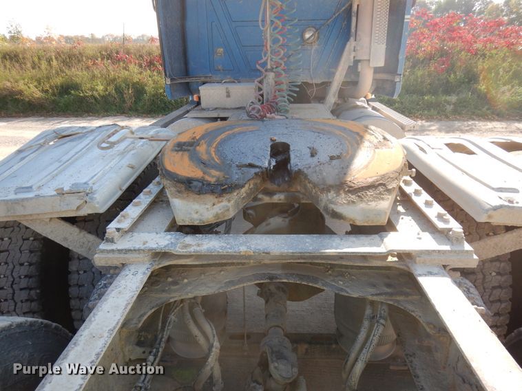 image for item JQ9311 2006 Mack CXN613  semi truck