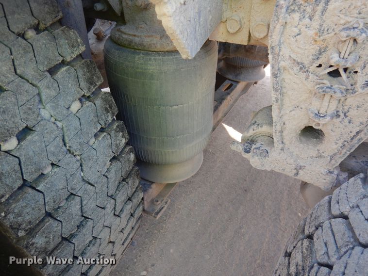 image for item JQ9311 2006 Mack CXN613  semi truck