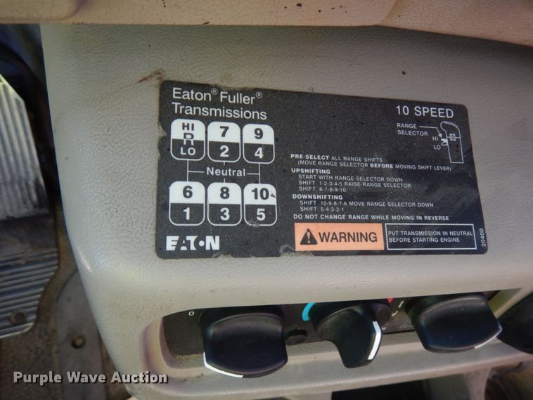 image for item JQ9311 2006 Mack CXN613  semi truck