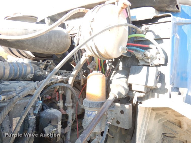 image for item JQ9311 2006 Mack CXN613  semi truck