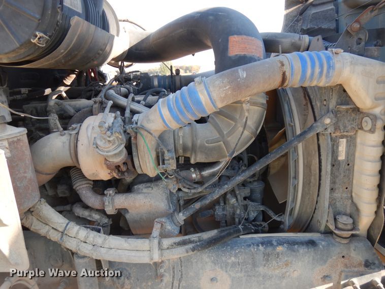 image for item JQ9311 2006 Mack CXN613  semi truck