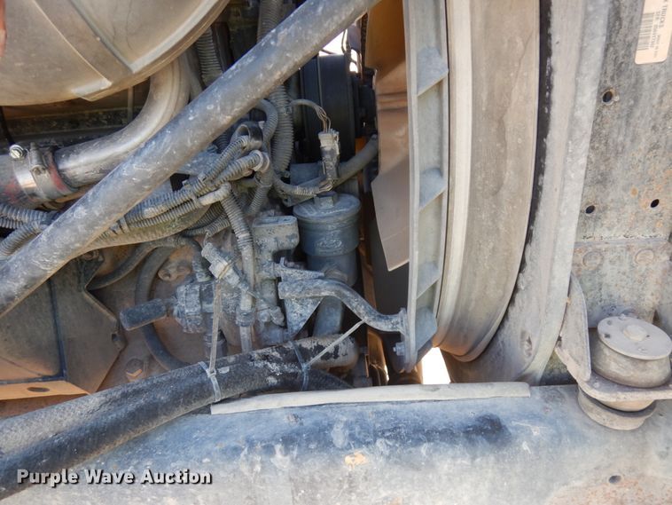 image for item JQ9311 2006 Mack CXN613  semi truck