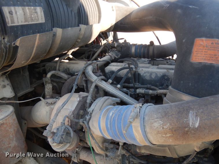 image for item JQ9311 2006 Mack CXN613  semi truck