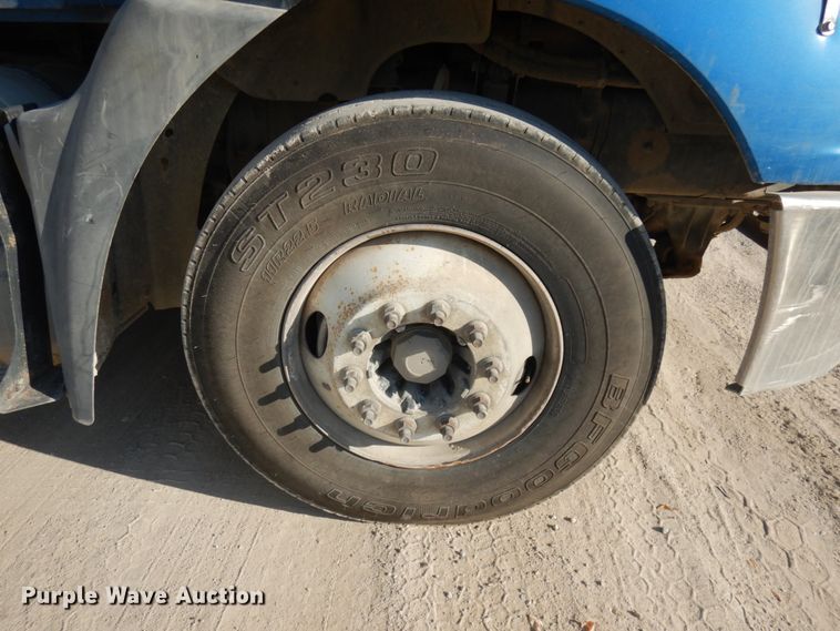 image for item JQ9311 2006 Mack CXN613  semi truck