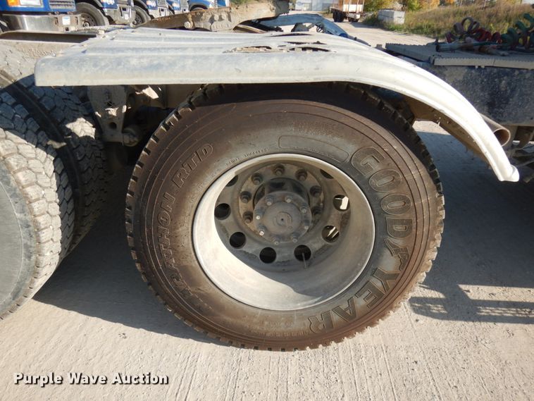 image for item JQ9311 2006 Mack CXN613  semi truck