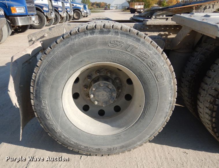 image for item JQ9311 2006 Mack CXN613  semi truck