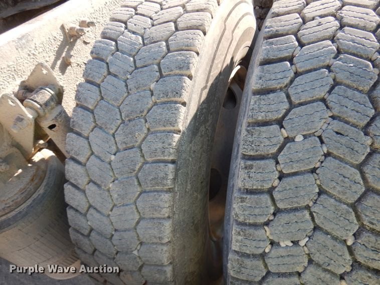 image for item JQ9311 2006 Mack CXN613  semi truck