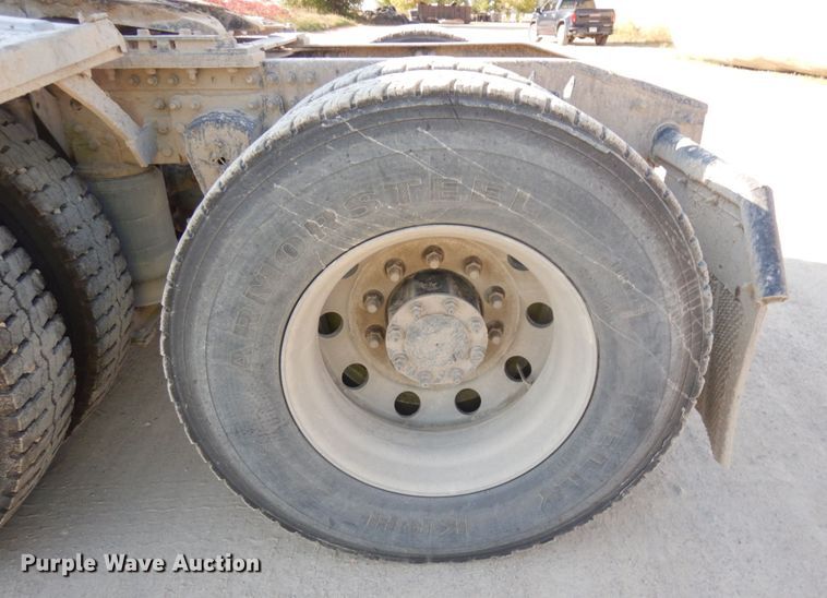 image for item JQ9311 2006 Mack CXN613  semi truck