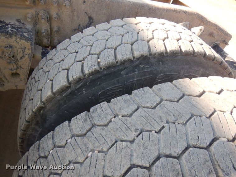 image for item JQ9311 2006 Mack CXN613  semi truck