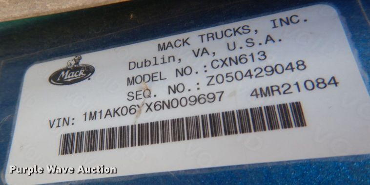 image for item JQ9311 2006 Mack CXN613  semi truck