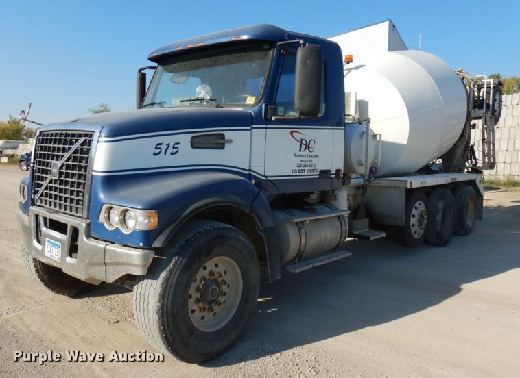 image for item JQ9312 2002 Volvo VHD  ready mix truck