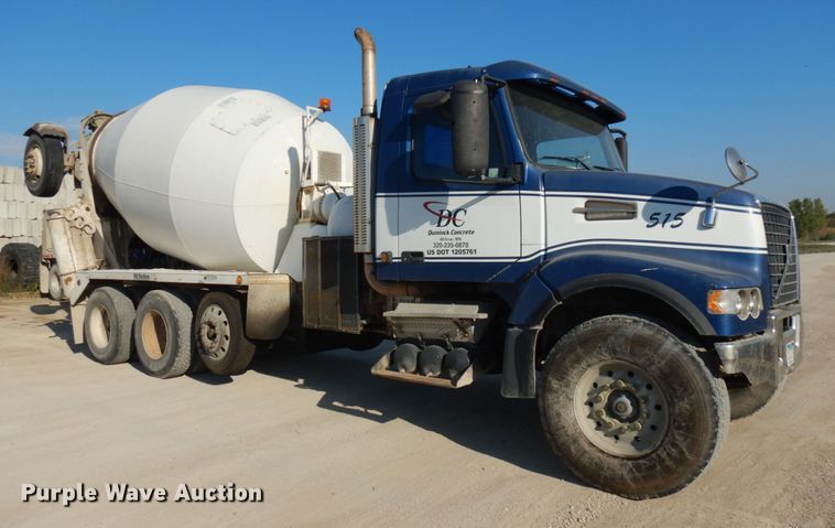 image for item JQ9312 2002 Volvo VHD  ready mix truck