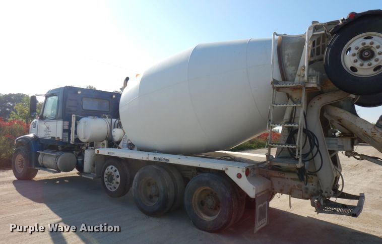 image for item JQ9312 2002 Volvo VHD  ready mix truck