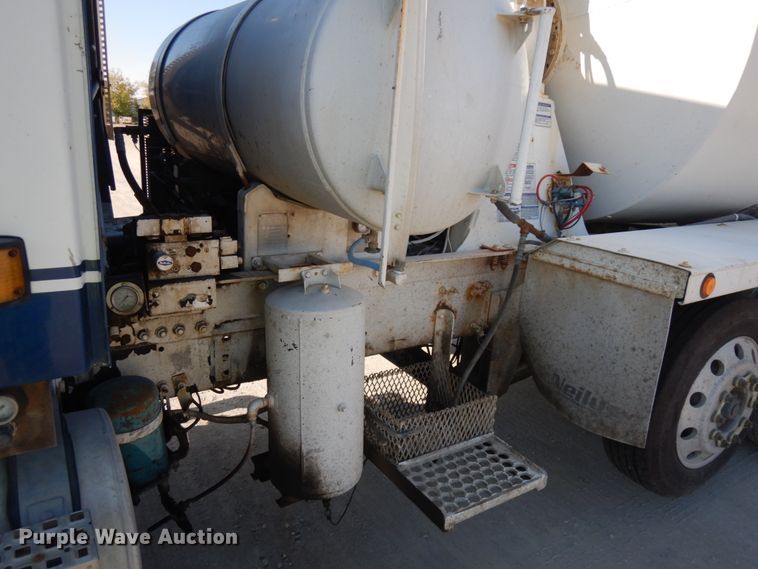 image for item JQ9312 2002 Volvo VHD  ready mix truck