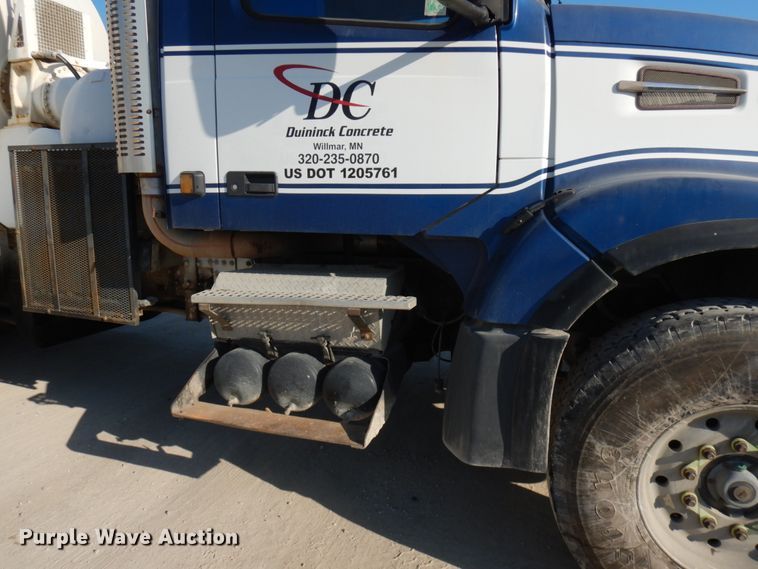 image for item JQ9312 2002 Volvo VHD  ready mix truck