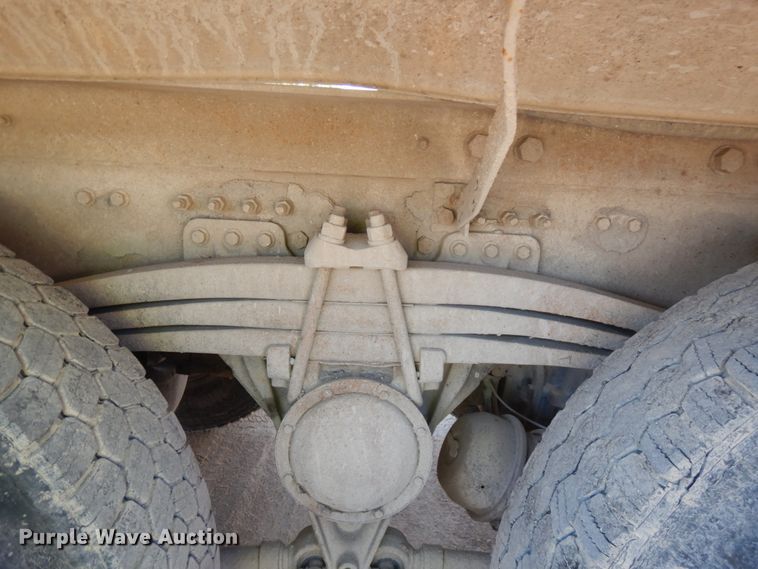 image for item JQ9312 2002 Volvo VHD  ready mix truck