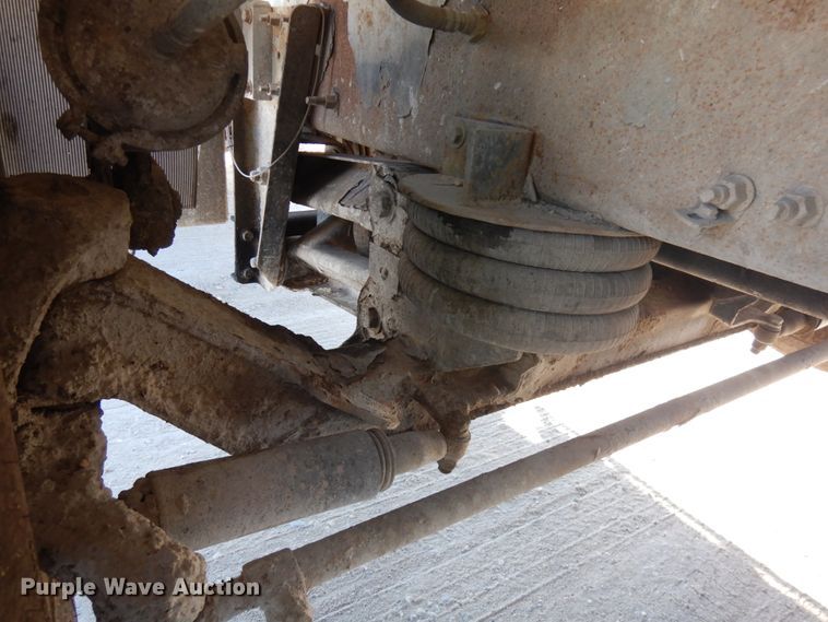 image for item JQ9312 2002 Volvo VHD  ready mix truck