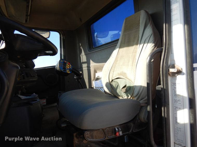 image for item JQ9312 2002 Volvo VHD  ready mix truck