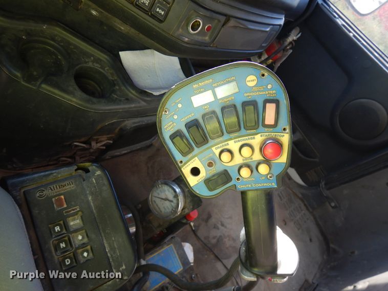 image for item JQ9312 2002 Volvo VHD  ready mix truck