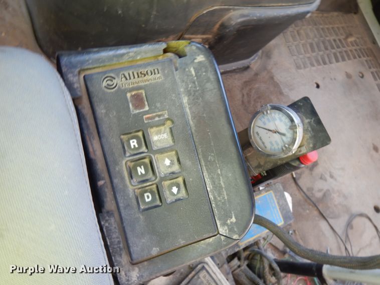 image for item JQ9312 2002 Volvo VHD  ready mix truck