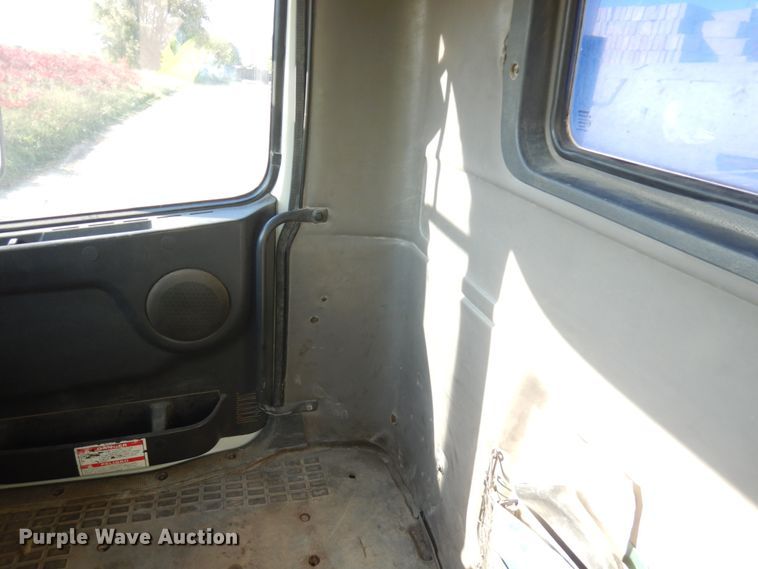 image for item JQ9312 2002 Volvo VHD  ready mix truck