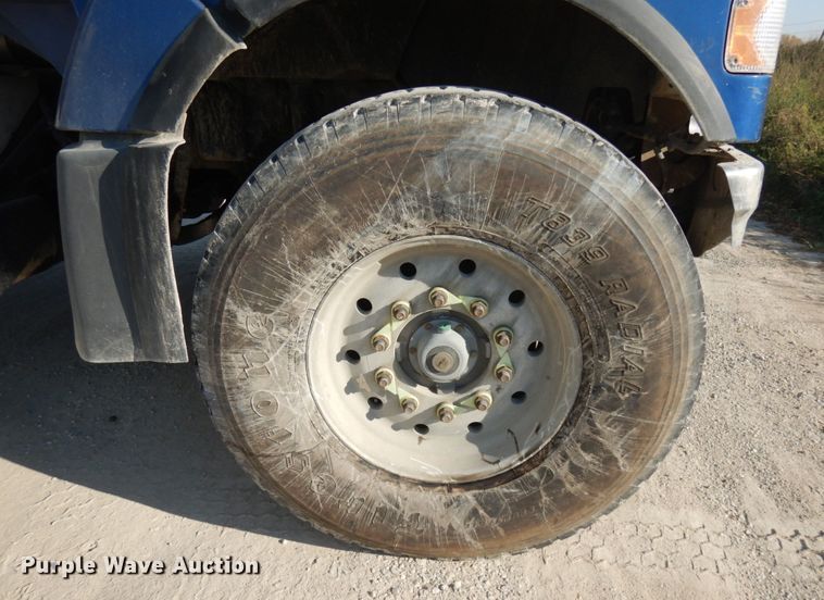 image for item JQ9312 2002 Volvo VHD  ready mix truck