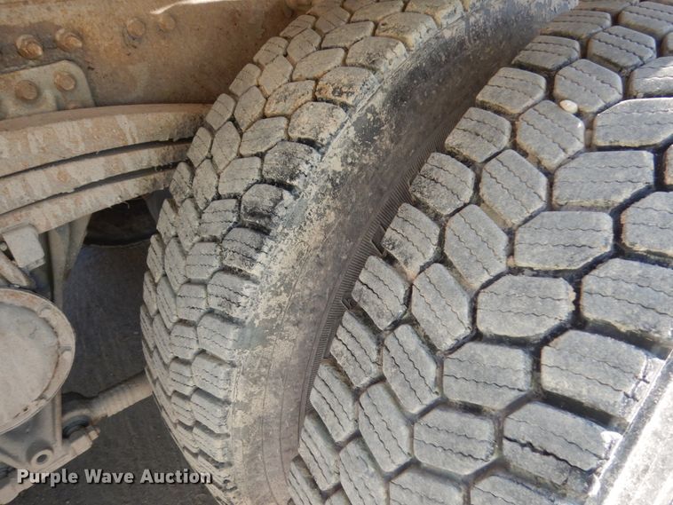 image for item JQ9312 2002 Volvo VHD  ready mix truck