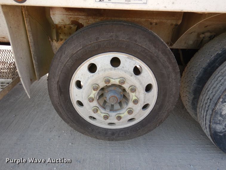 image for item JQ9312 2002 Volvo VHD  ready mix truck