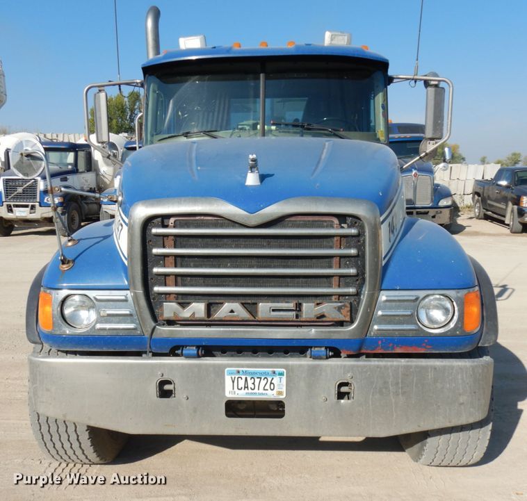 image for item JQ9314 2003 Mack CV513  dump truck